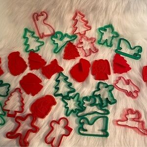 Christmas Cutters ‎ Assorted  Total Of 31